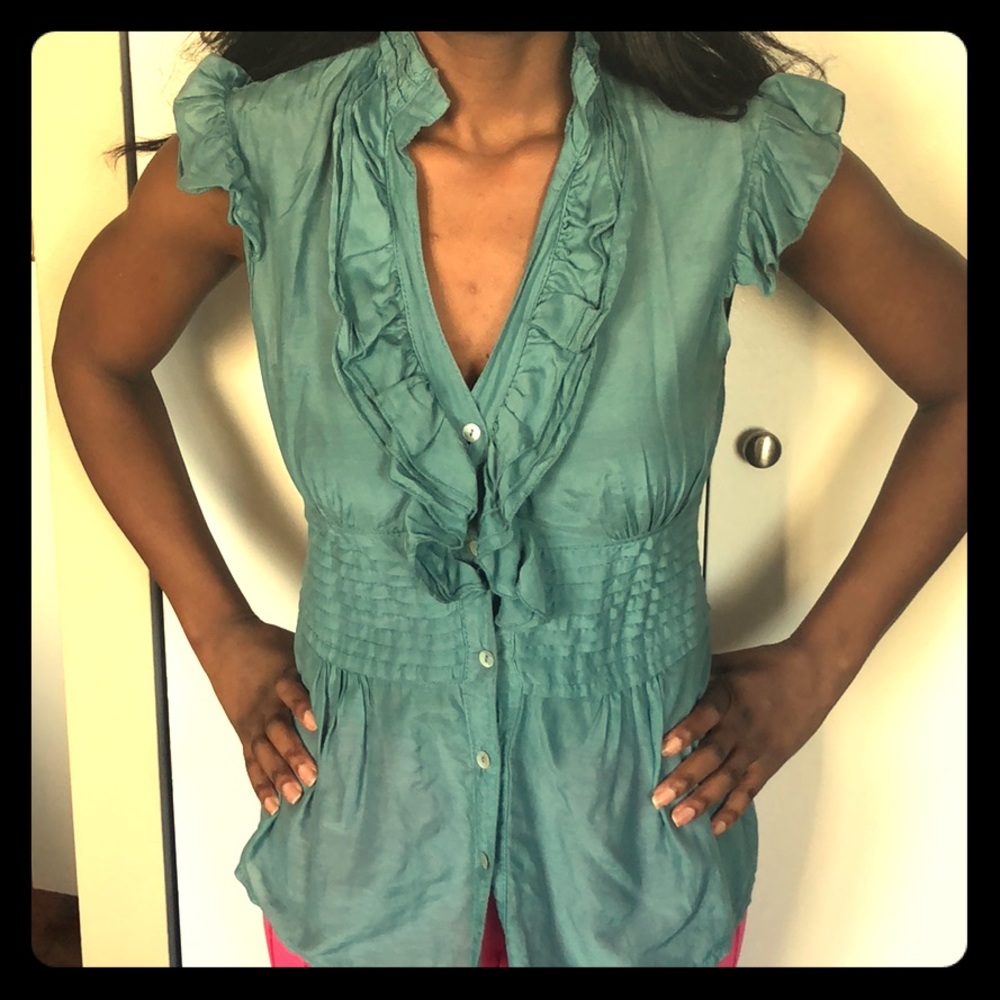 Cap sleeve ruffle blouse